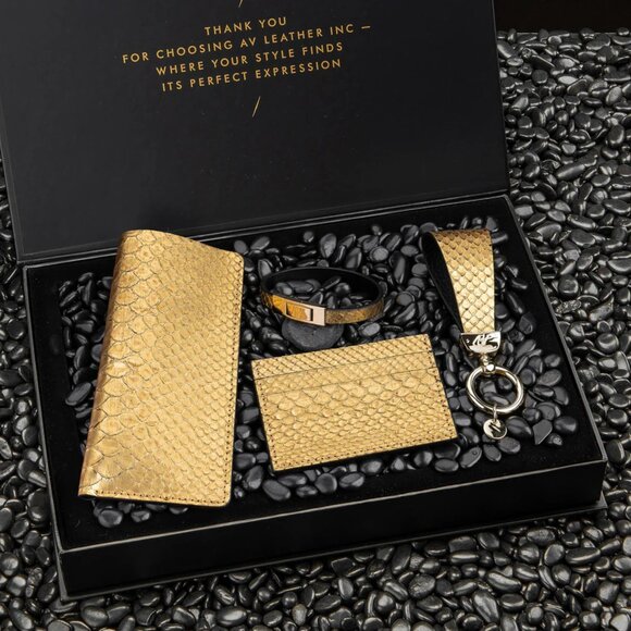 Real Python Leather Gift Set – Handmade Craft - Fine Gold - Picture 5 of 5